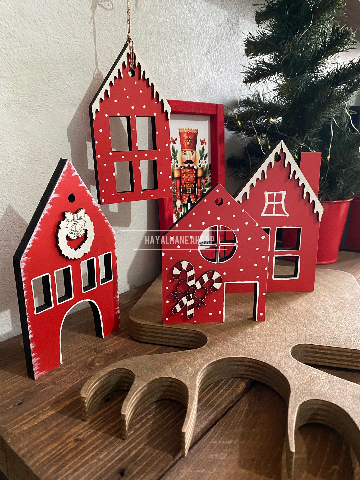 Dekoratif Kırmızı Ev Obje Seti