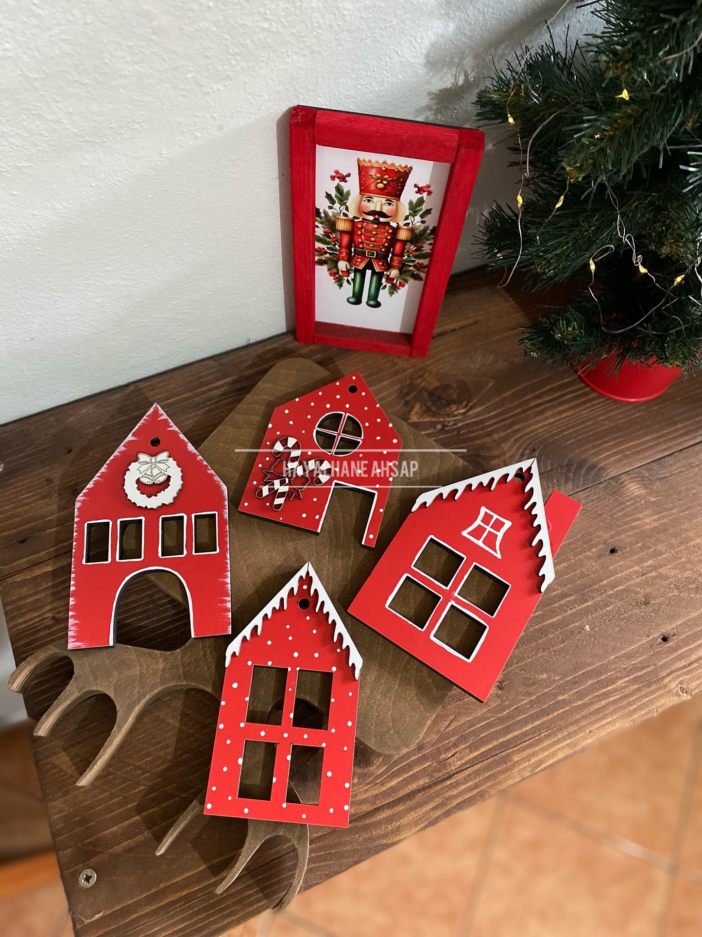 Dekoratif Kırmızı Ev Obje Seti