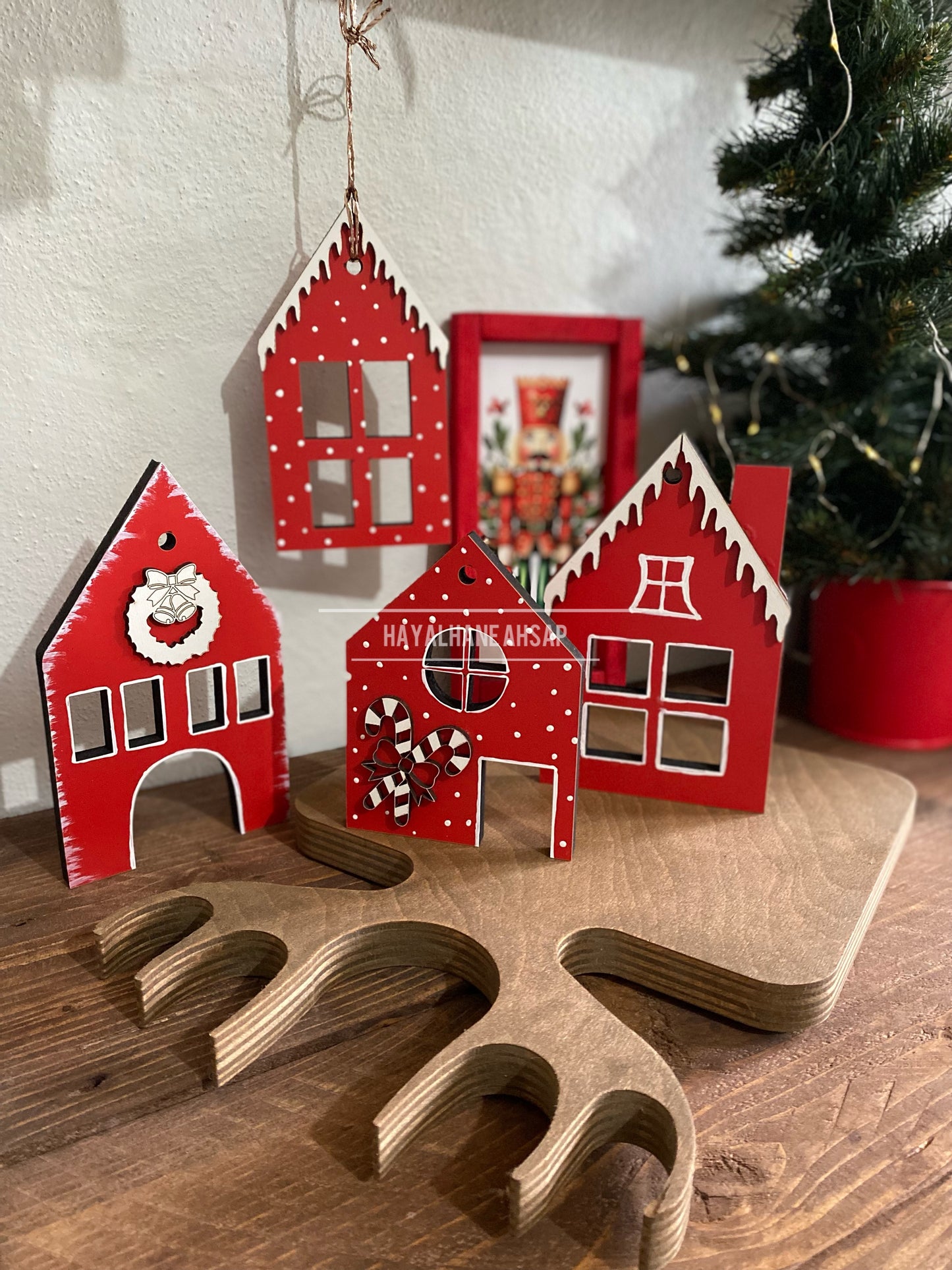 Dekoratif Kırmızı Ev Obje Seti