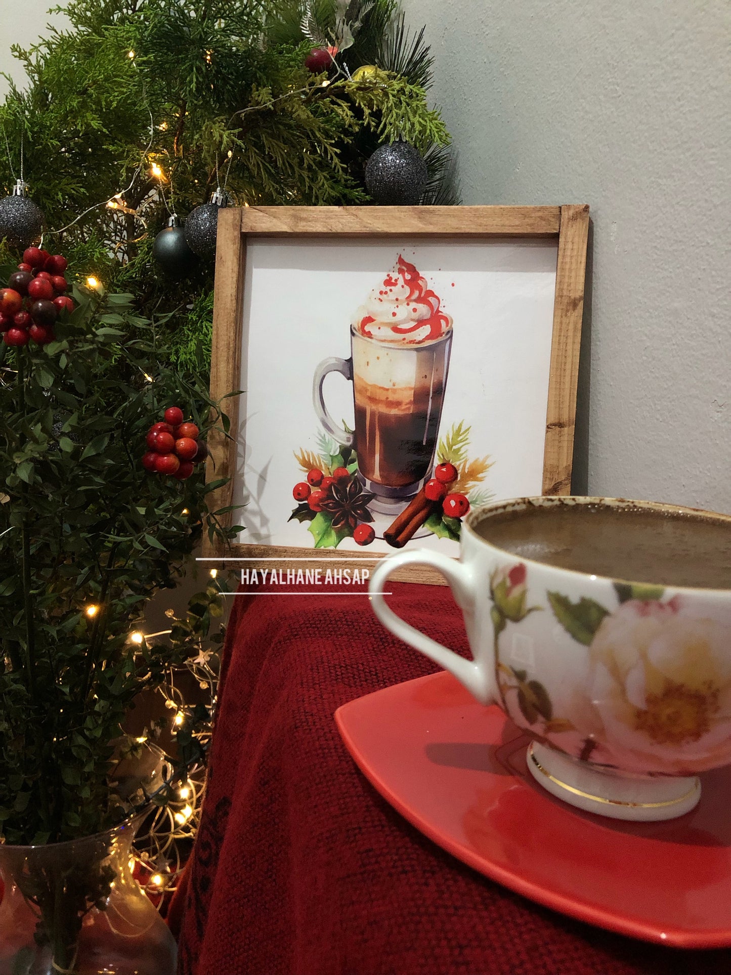 Kırmızı Fincanlı Tablo