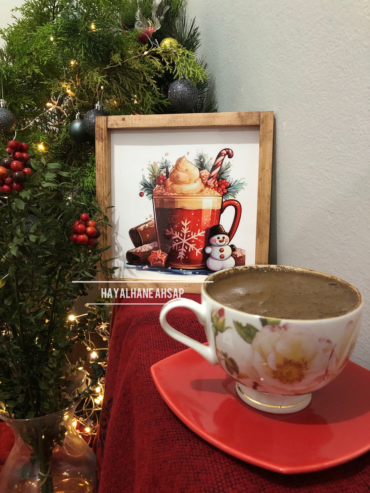 Kırmızı Fincanlı Tablo