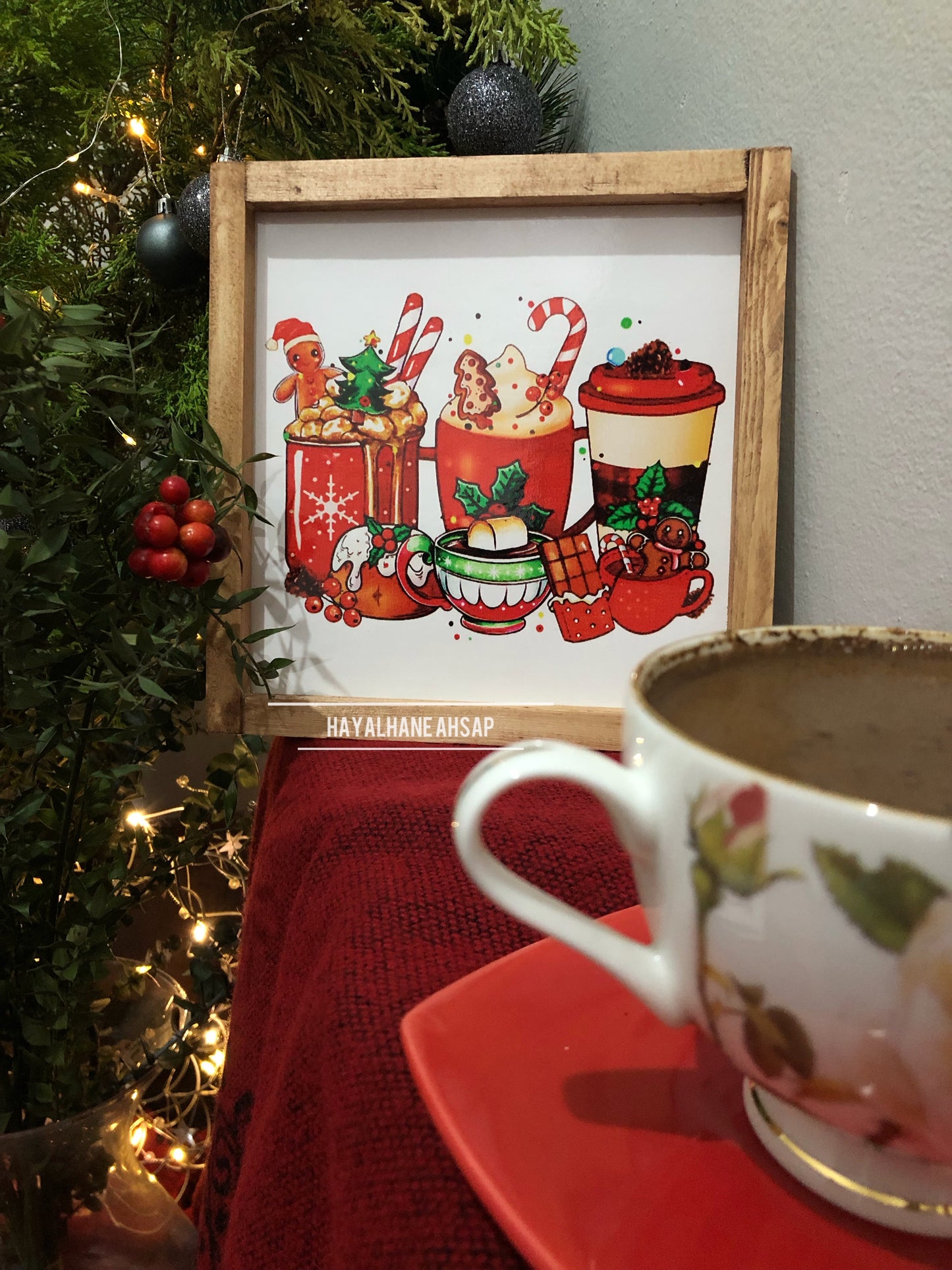 Kırmızı Fincanlı Tablo Seti