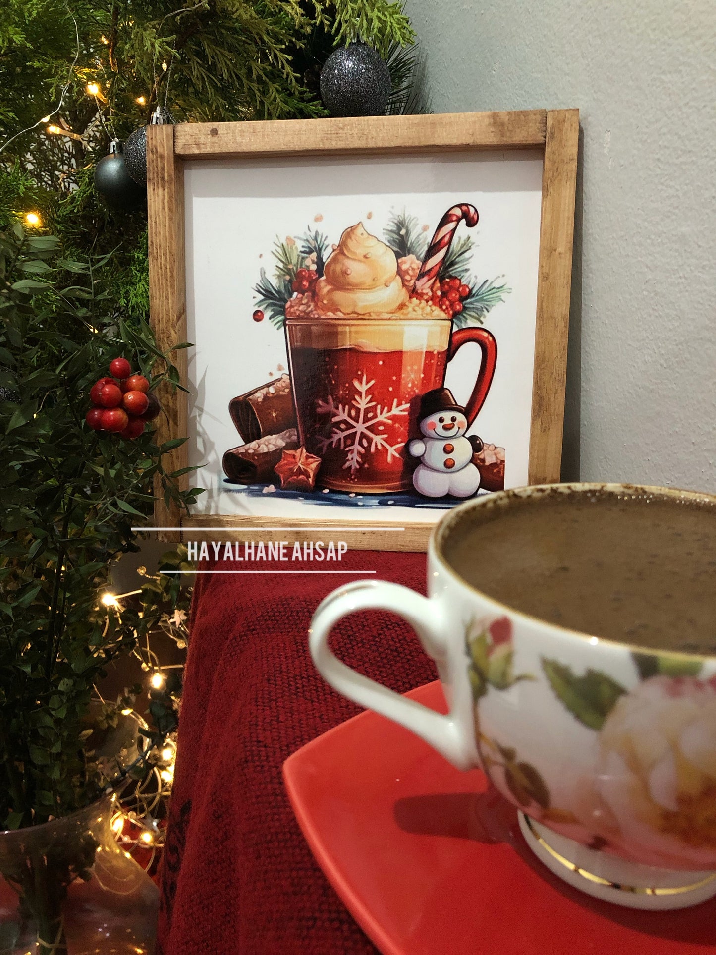 Kırmızı Fincanlı Tablo Seti