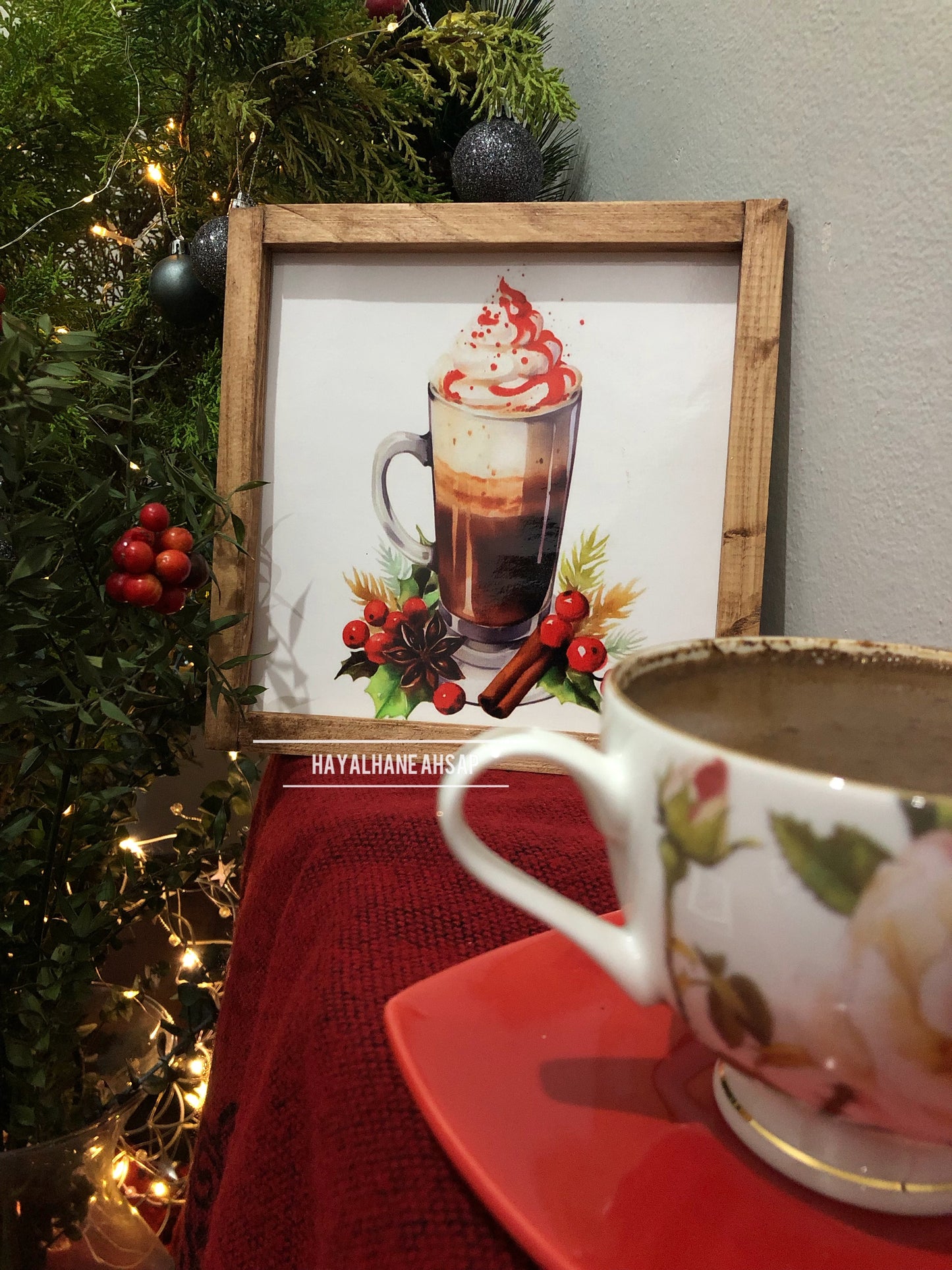 Kırmızı Fincanlı Tablo Seti