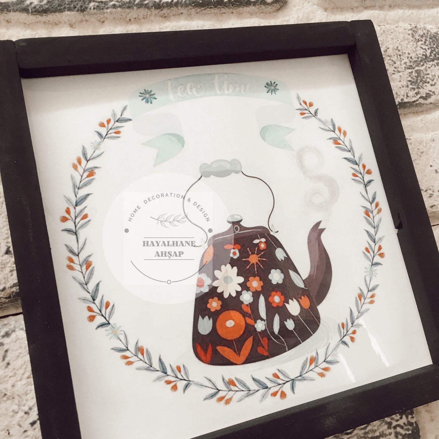 Красочный столовый сервиз