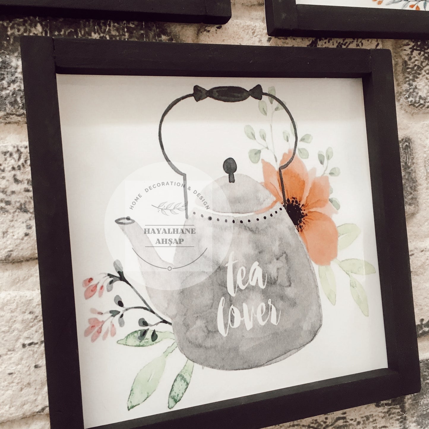 Красочный столовый сервиз