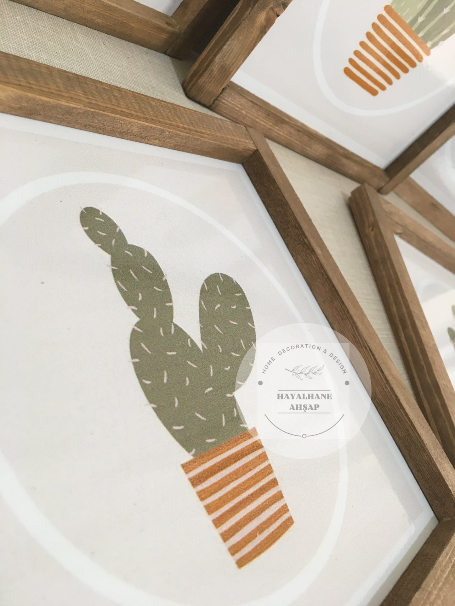 Cactus Table Set / Walnut